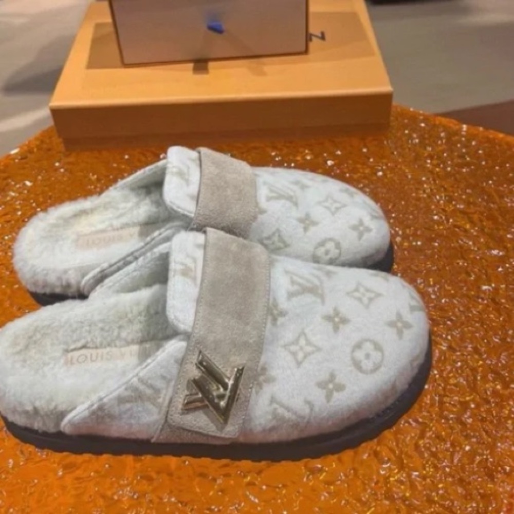 Louis Vuitton White and Gray Monogram Slippers